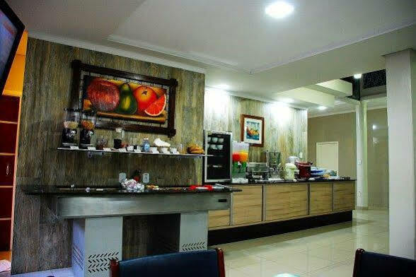 Santa Monica Palace Hotel كورومبا المظهر الخارجي الصورة